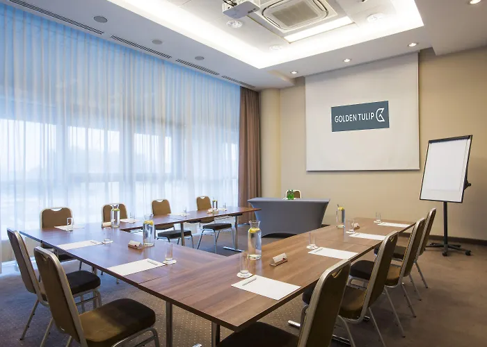 Hotel Golden Tulip Centrum 4*