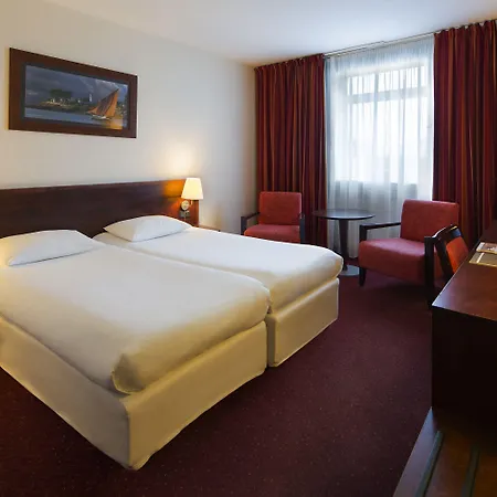 Golden Tulip Centrum 4*