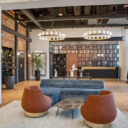 Отель Golden Tulip Centrum 4*