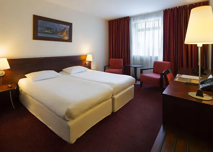 Golden Tulip Centrum 4*
