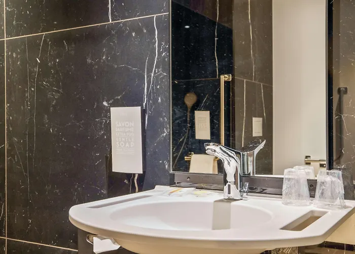 Golden Tulip Centrum ホテル 4*